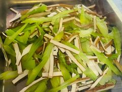 凉拌芹菜豆腐干-旺旺龙虾(凤城六路店)