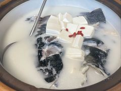 砂锅奶白大鱼头-宝荣鱼馆·临湖之宴(千岛湖店)