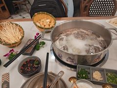 -喃喃椰·糟粕醋·椰子鸡火锅(七堡花园店)