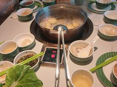 -润园四季椰子鸡火锅(卓越INTOWN店)