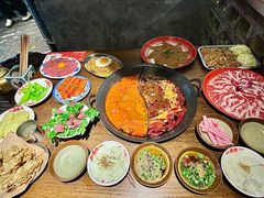 -萍姐火锅·公路夜市(武汉首店)