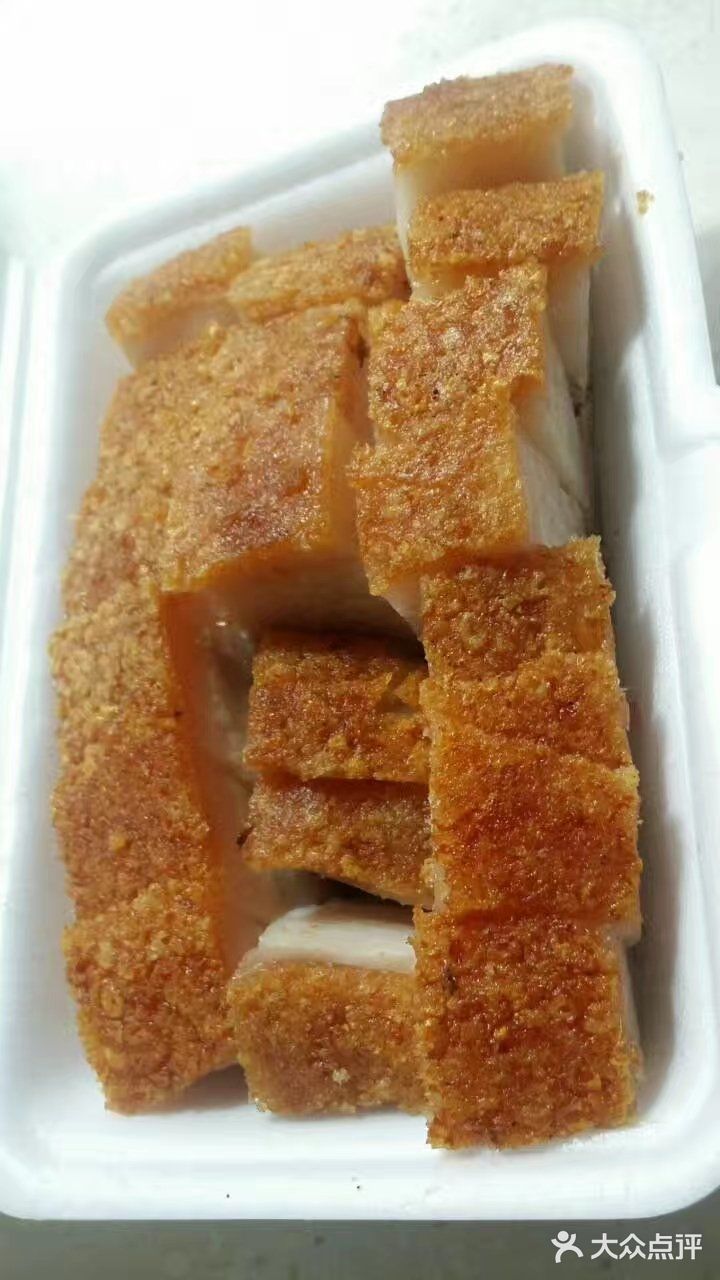 笋干焖烧肉，笋脆肉香，令我吃多碗饭