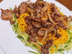 -盾亚新疆餐厅(松江万达广场店)