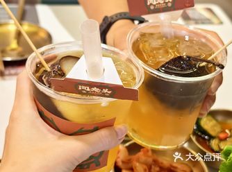 夏天怎么能不来一杯独特的冻梨菊花饮～