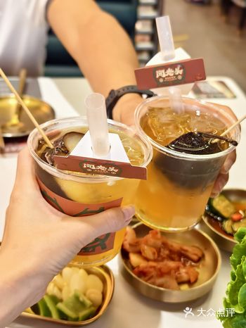 夏天怎么能不来一杯独特的冻梨菊花饮～