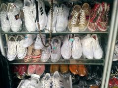 -京伟修鞋洗鞋奢侈品皮具护理店