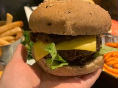 香浓蘑菇牛肉汉堡-bluefrog蓝蛙(水游城店)