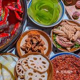 去复古民国风火锅看了一场灯会