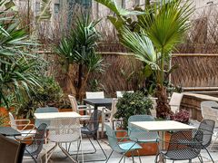 -潮一不贰·法式甜品·生日蛋糕·西式简餐(外滩店)