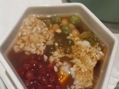 -江城小馆陕南妈妈菜·全球旅行餐厅(钟楼店)