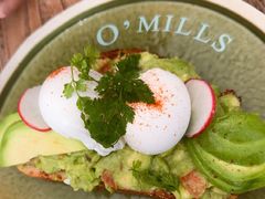 牛油果温泉蛋吐司-O'mills Sourdough Bakery&Bistro(永嘉路店)