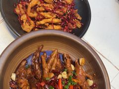 -阿瓦山寨·湘菜现炒·剁椒鱼头王(咸阳总店)