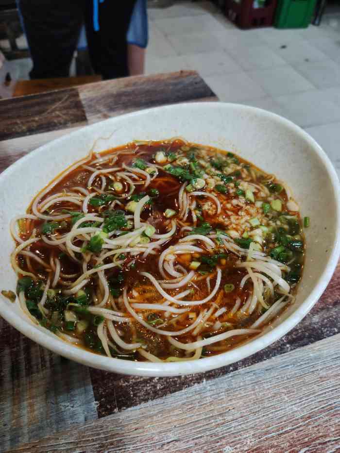 五星记忆冷锅串串-"在路口看着很小的一家店面 但进去里面还.
