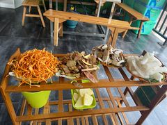 -易门野生菌府·菌海森林(月牙潭公园店)