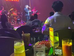 -TZ House音乐现场(来福士中心店)