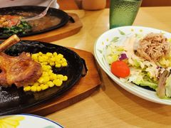 金枪鱼萨拉-萨莉亚意式餐厅(特力时尚汇店)