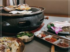 -围炉肉舍•炭烤活鳗•丹东海鲜烤肉(步行街店)