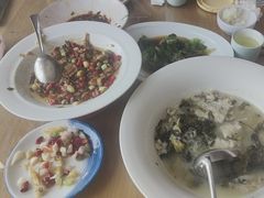 -严记小天府酸菜鱼(西四路店)