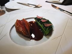 慢烤澳芒低温鸽胸肉油炸鸽腿肉-三嚥阁 La Villa Restaurant
