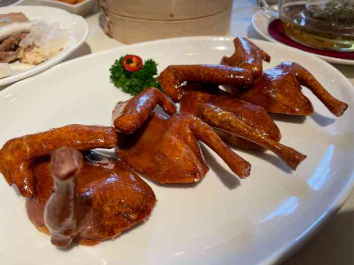 利苑酒家(华熙国际店)-"龙虾汤包很惊艳,主要的菜品基本如预期的一.