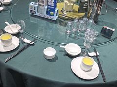 -河畔春天时尚餐厅