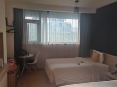 -艾豪森酒店(西安大雁塔大唐不夜城店)