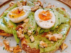牛油果煮蛋吐司-RAC BAR(安福路店)