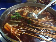 -马路边边·成都串串(翠柏路店)