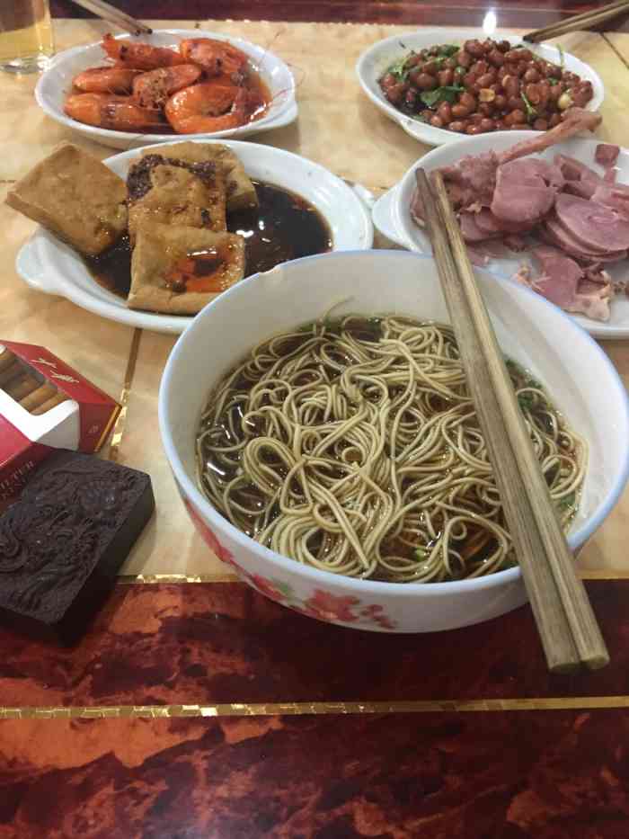 八佰伴旁边标配阳春面浇头另外点味道很爱