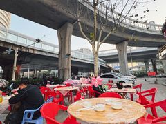 -老街烧烤大排档·地道湖北菜·龙虾馆(汉口火车站店)