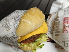 -The Habit Burger Grill 哈比特汉堡(爱琴海店)