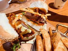 汉堡就该这么吃-魏斯理汉堡(西安沣东吾悦店)