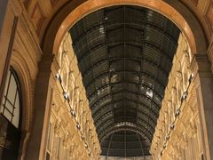 -文艺复兴百货(米兰大教堂广场店)