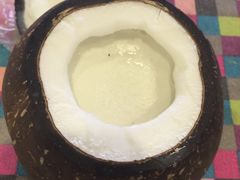 -志龙皇冠吃货椰子铺
