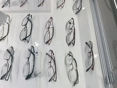 -豪门视光·星趣控·蔡司依视路眼镜代理商(中央大街店)