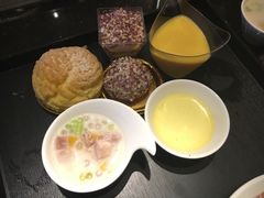 泡芙、糯米糍、布丁-蓝色派对KTV(聚然广场店)