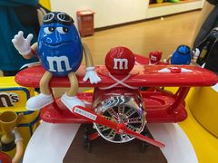 -m豆巧克力世界(上海世茂广场店)