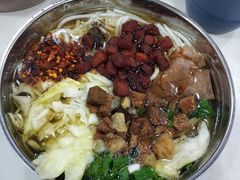 单碗加脆哨-花溪王记牛肉粉(四季花溪商场店)