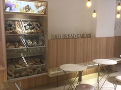 -顶东面包花园·生日蛋糕(世博店)