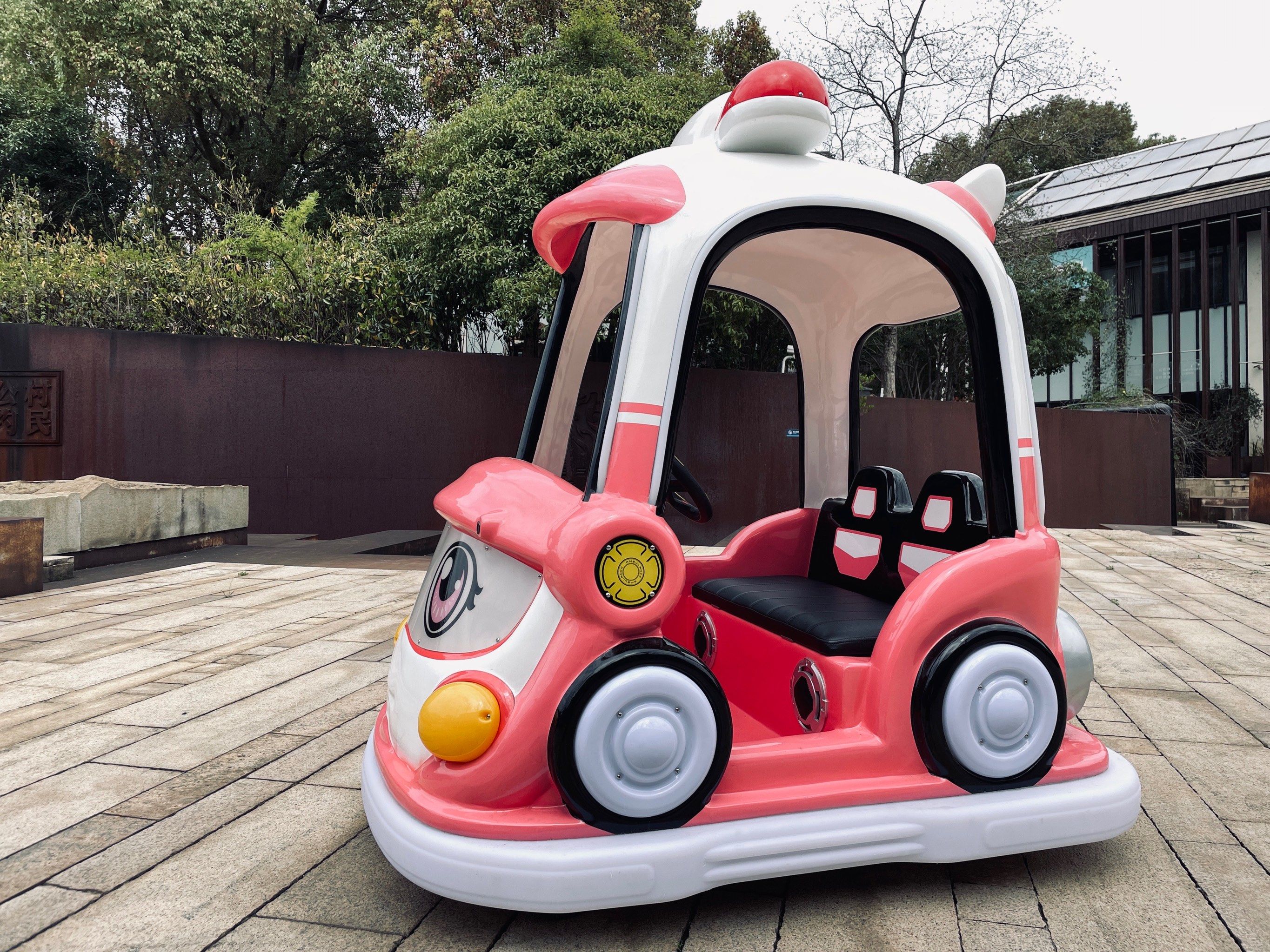 

开嘟嘟车🚘
坐旋转木马🦄
吃