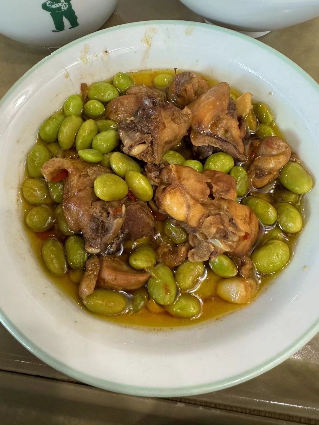 0元玩转这座城菜品口味:
老乡鸡的菜品口味通常被认为是地道的中式