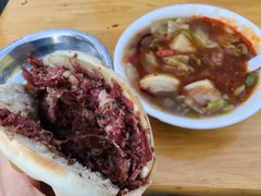 牛肉夹馍-老兰家传统烧烤炒菜泡馍(小南门店)