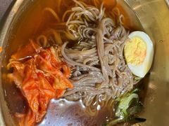 朝鲜冷面-围炉肉舍•炭烤活鳗•丹东海鲜烤肉(步行街店)