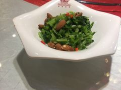 -丝路天山酒店(国际大巴扎店)