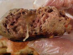 牛泰极-龙治汉堡(中华城店)