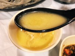 -鲜入围煮花胶鸡海鲜火锅