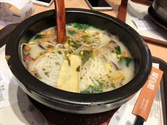 -蒙自源米线大王(东站店)