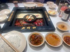 -老牌坊云南鱼豆花火锅(哈西万达店)
