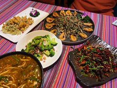 -香巴拉云南餐厅(华莱坞店)