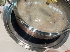 -洪氏嗨捞·广东猪肚鸡·椰子鸡火锅(西咸万象城店)